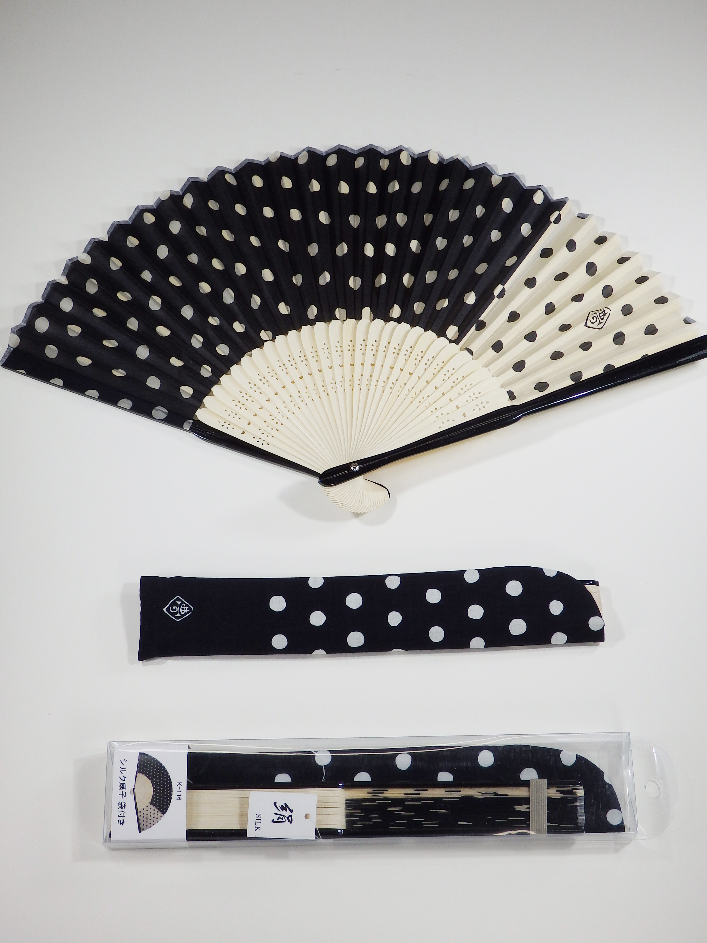 シルク扇子 水玉（黒）