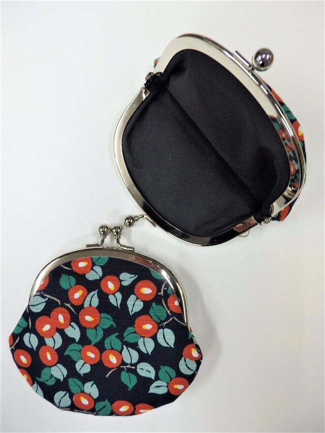 がま口（大）「小椿(紺）」