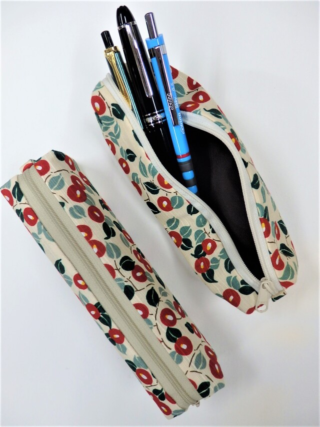 ペンケース「小椿（ベージュ）」