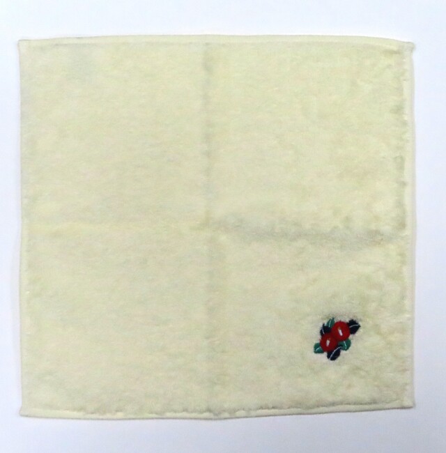 刺繍タオルハンカチ「ツバキ」