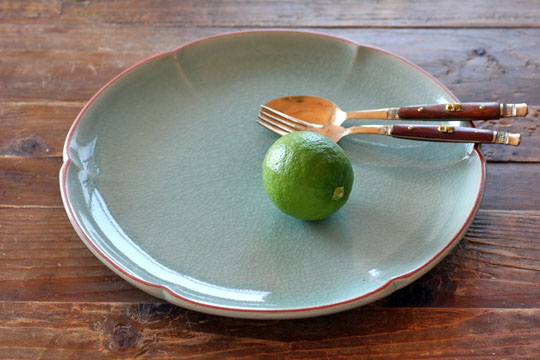 ロータス花のお皿（２９ｃｍ）