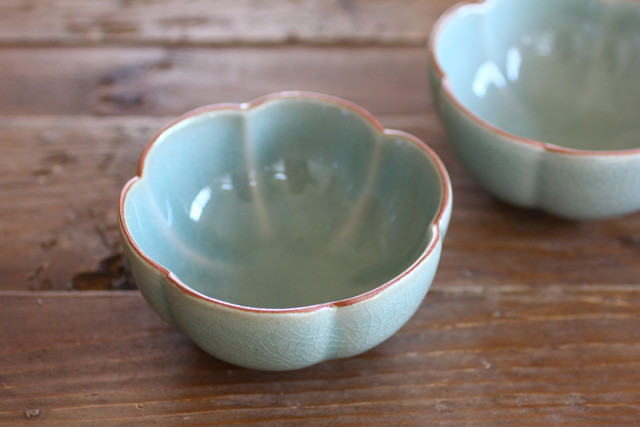 ロータス花の小鉢（１０ｃｍ）オーシャングリーン