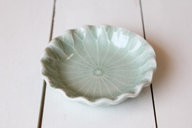 ロータスの葉の豆皿（１０ｃｍ）　ナチュラルグリーン