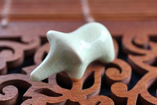 セラドンのはしおき　ゾウ　ナチュラルグリーン