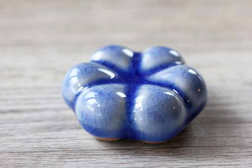 セラドンのはしおき　おはな　ブルー