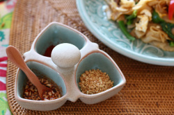 調味料入れ　みつば