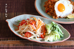 バナナリーフの中皿　（２８ｃｍ）　Ｍ