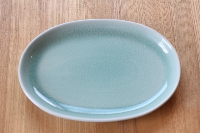【タイ食器】セラドン焼き オーシャングリーン色 大皿と丸皿とおわん✕2セット タイ食器】セラドン焼き オーシャングリーン色 大皿と丸皿とおわん✕2