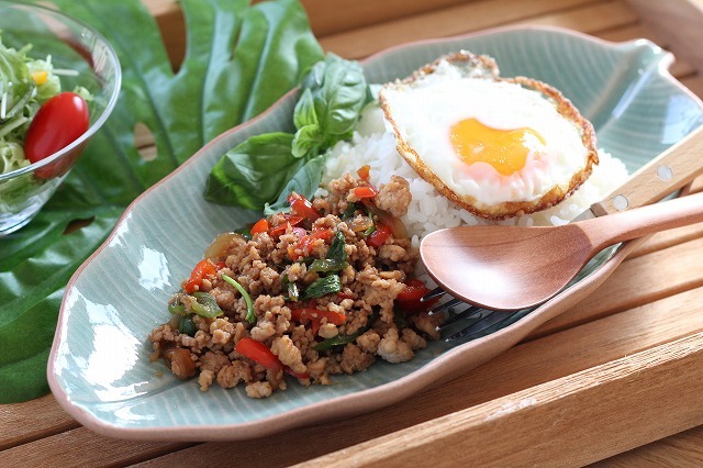 バナナリーフの大皿32cm L 雑貨とセラドン焼き食器の通販専門