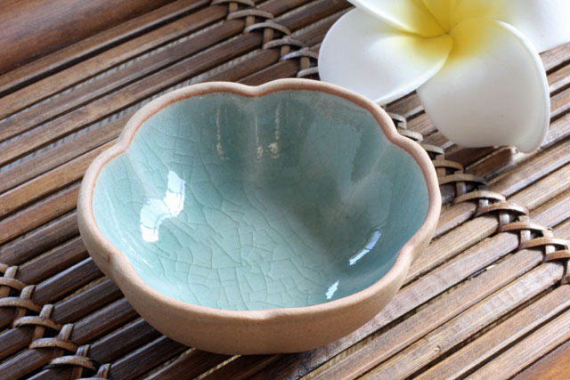 雑貨とセラドン焼き食器の通販専門ショップ【ゆるんふる】 ロータスの