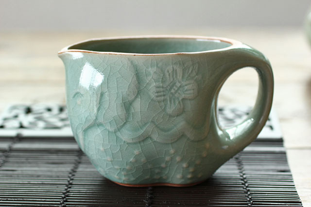 ぞうのミニピッチャー 雑貨とセラドン焼き食器の通販専門ショップ