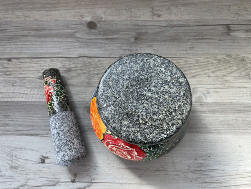 石臼（クロック・ヒン）と石棒（サーク）のセット M 12．5cm