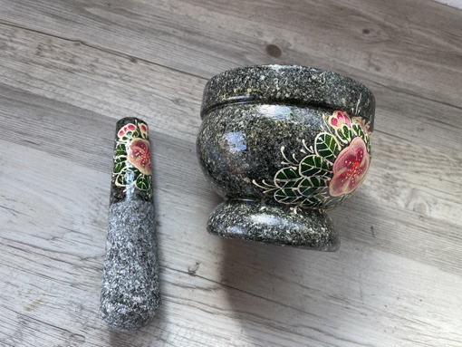 石臼（クロック・ヒン）と石棒（サーク）のセット M 12．5cm