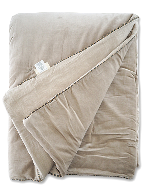 【フランス直輸入】「訳ありお値引き３％OFF」インディアンソング Indian Song ベロア キルト マルチカバー/Namaste・Beige(W180xH240cm）Type.A