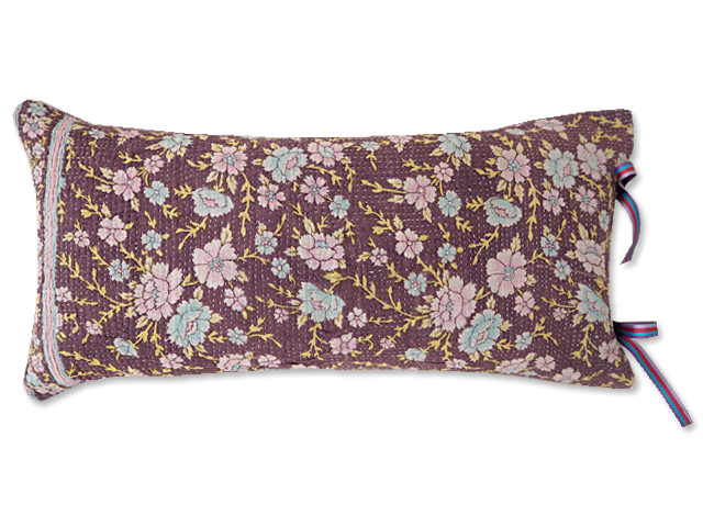 『Sorairo+』オリジナル ヴィンテージカンタ ピロークッション Vintage Kantha Pillow Cushion（W48xH23.5cm/Flower/裏面：モーヴ/中材入り）