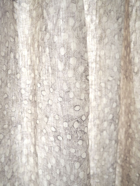 【フランス直輸入】メゾン レヴィ Maison Levy リネンカーテン マルチクロス　Curtain Linen・POIS GRIS（W143xH200cm・1枚）