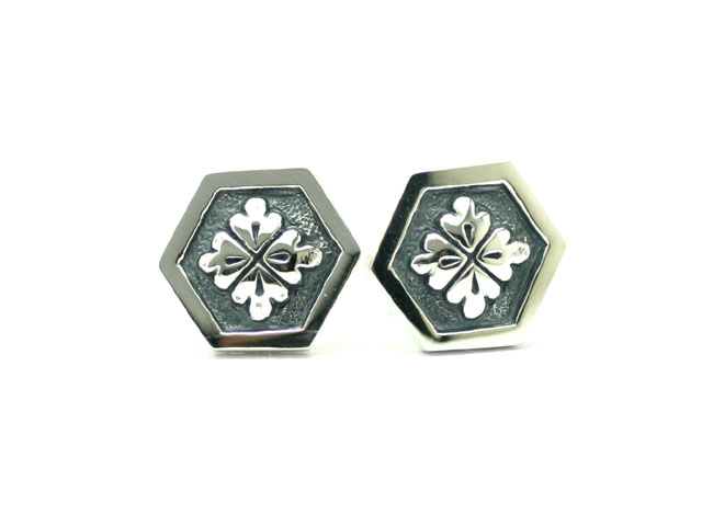 和柄/日本伝統文様/花菱亀甲 シルバーピアス