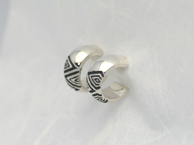 和柄/日本伝統文様/入子菱シルバーピアス