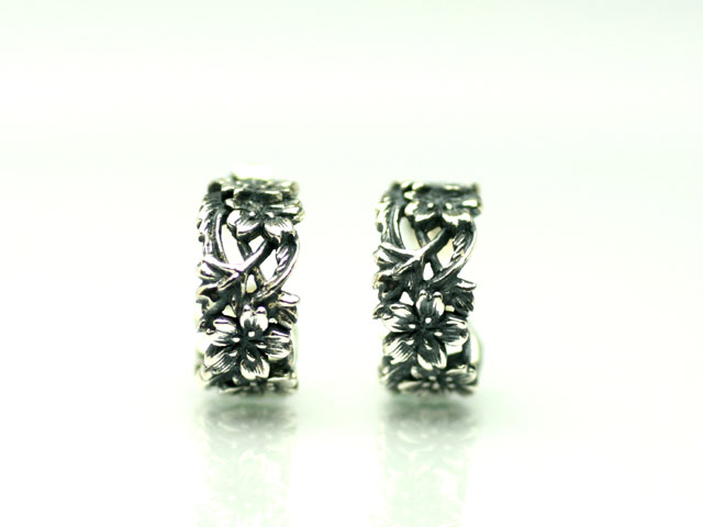 桜/枝垂桜シルバーピアス/桜モチーフ