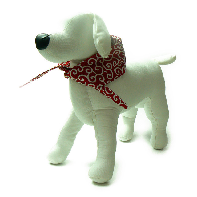 冷える　風呂敷包み　和柄　からくさ模様