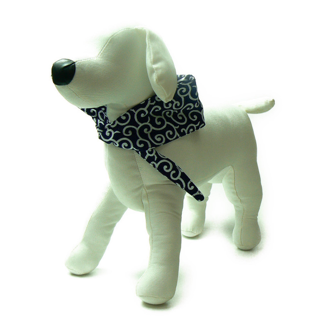 冷える　風呂敷包み　和柄　からくさ模様