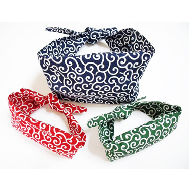 冷える　風呂敷包み　和柄　からくさ模様