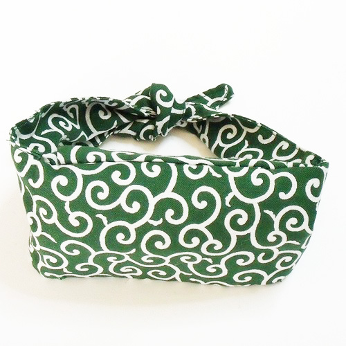 冷える　風呂敷包み　和柄　からくさ模様