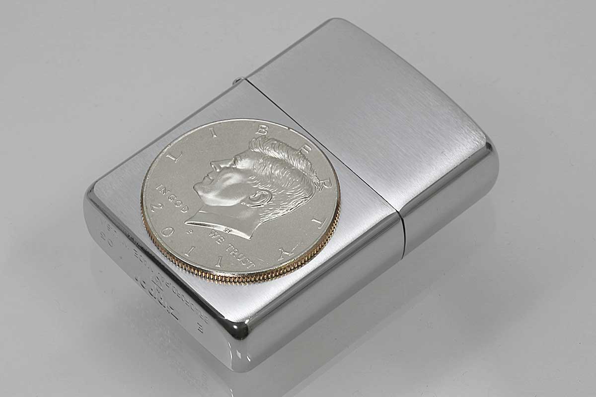 Zippo ジッポー 絶版・2005年製造 ARMOR アーマー ＃162 ハーフダラーコイン JFK メール便可