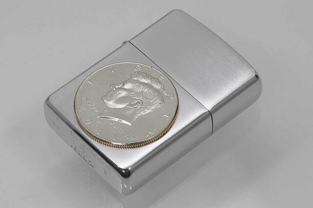 Zippo ジッポー 絶版・2005年製造 ARMOR アーマー ＃162 ハーフダラーコイン JFK メール便可