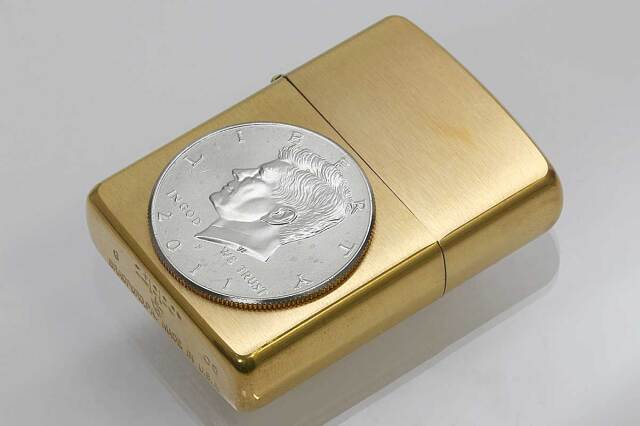 Zippo ジッポー 絶版・2005年製造 ARMOR アーマー ＃168 ハーフダラーコイン JFK メール便可