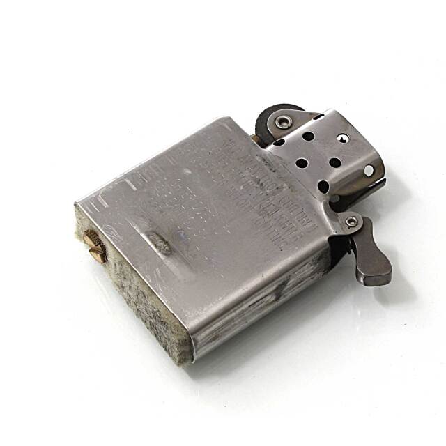 １９９９年　トヨタｂB　メタル貼り　非売品　アンティークZIPPO　未使用品 絶版/ヴィンテージ Zippo ジッポー 中古 1999年製造ブラック