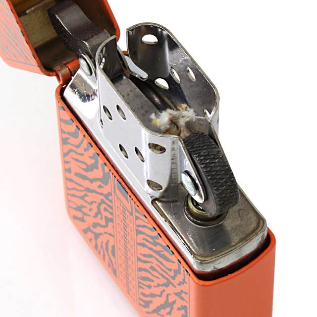 絶版/ヴィンテージ Zippo ジッポー 中古 2016年製造トラ柄 ジッパー