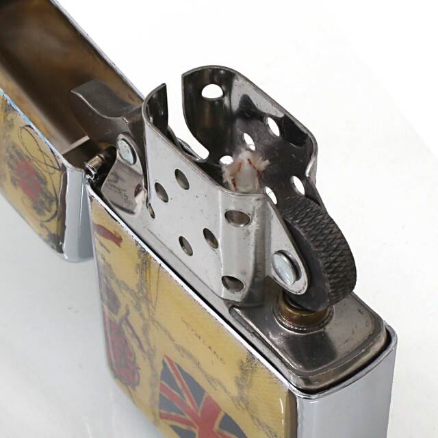 Zippo【2002年購入】最終値下げ！ 絶版/ヴィンテージ Zippo ジッポー 中古 2002年製造ZIPPO R.Newbold 試