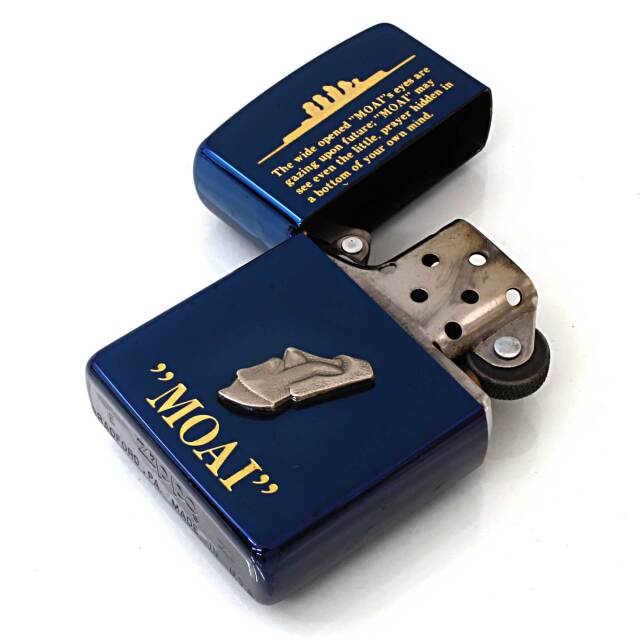 鉄製／男性像。モアイ風。【高さ／約、25cmくらいのものとなります】 絶版/ヴィンテージ Zippo ジッポー 中古 1995年製造モアイ像 メタル