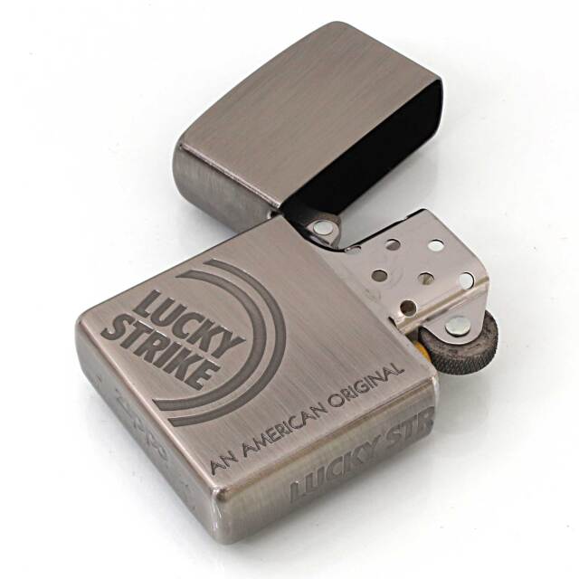 絶版/ヴィンテージ Zippo ジッポー 中古 2004年製造LUCKY STRIKE