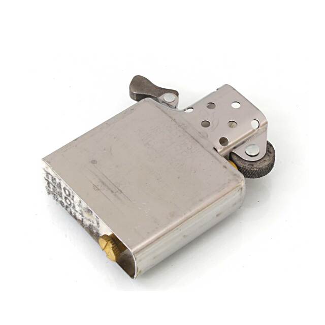 絶版/ヴィンテージ Zippo ジッポー 中古 2004年製造LUCKY STRIKE