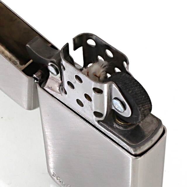 絶版/ヴィンテージ Zippo ジッポー 中古 2005年製造スリム 純銀ハート