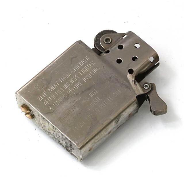 絶版/ヴィンテージ Zippo ジッポー 中古 1997年製造BEGUN TO BURN