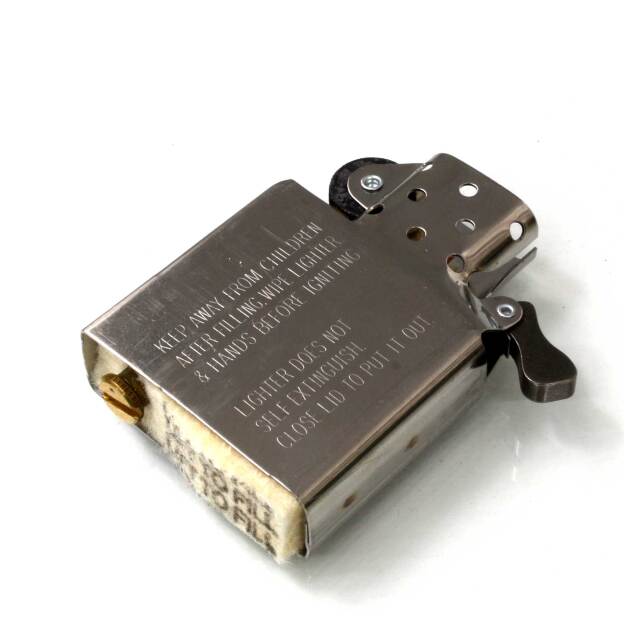 絶版/ヴィンテージ Zippo ジッポー 中古 1998年製造ペティ・ガール The