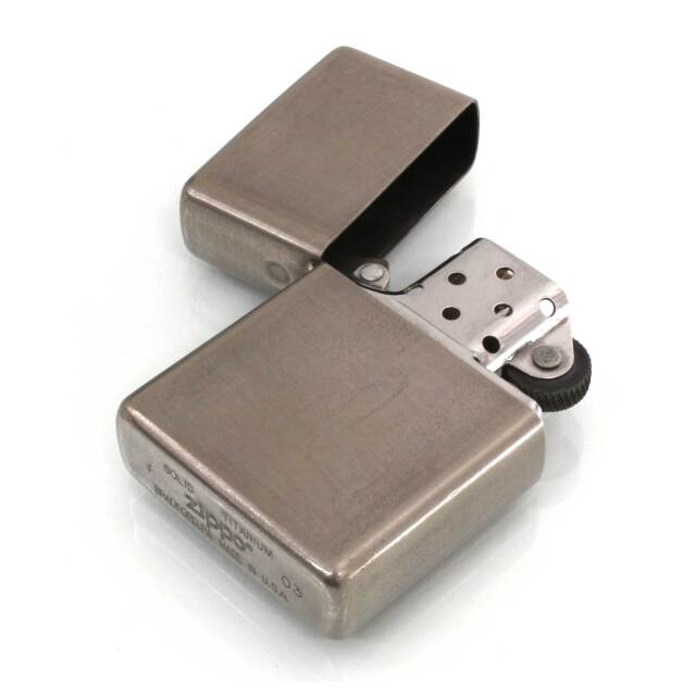 zippo ジッポー Solid Titanium ソリッドチタニウム 未使用品 絶版/ヴィンテージ Zippo ジッポー 中古 2003年製造110 TITANIUM LTR