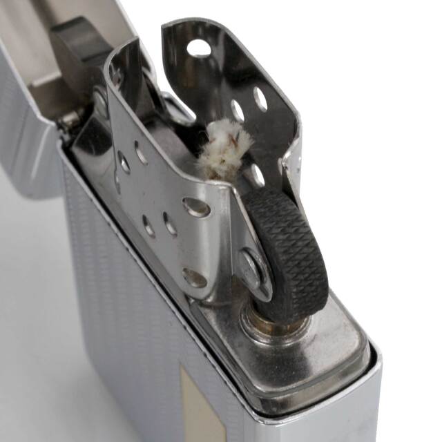 絶版/ヴィンテージ Zippo ジッポー 中古 2002年製造Engine Turned