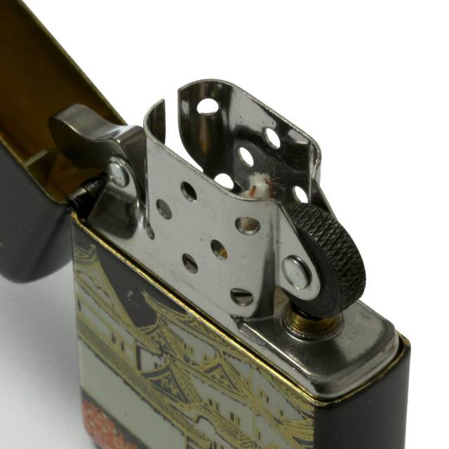 絶版/ヴィンテージ Zippo ジッポー 中古 2004年製造名古屋城 2ZT-SHIRO