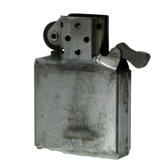 激安超特価 最大80%オフ  絶版/ヴィンテージ Zippo ジッポー 中古 2001年製造1941レプリカ コレクション