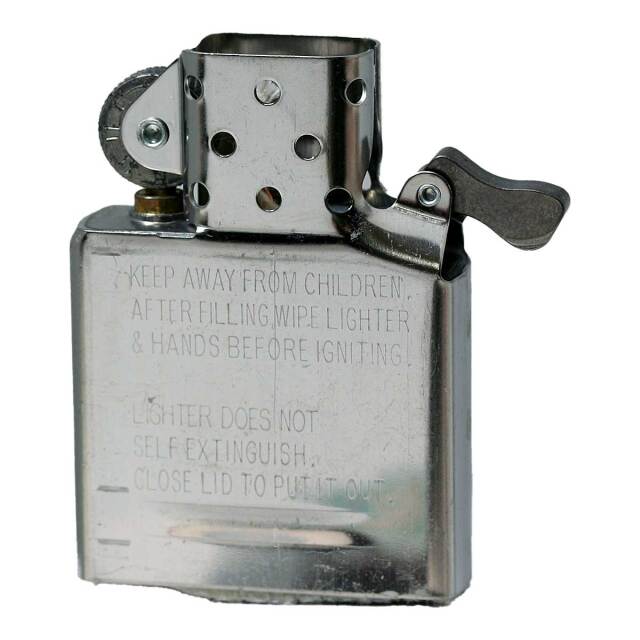 zippo 翼鵬 たばこ柄  前面加工 希少モデル 2005年製 zippo 翼鵬 たばこ柄 前面加工 希少モデル 2005年製 CIGARETTES