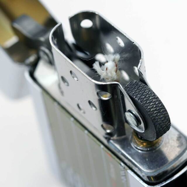 絶版/ヴィンテージ Zippo ジッポー 中古 2005年製造レトロたばこ