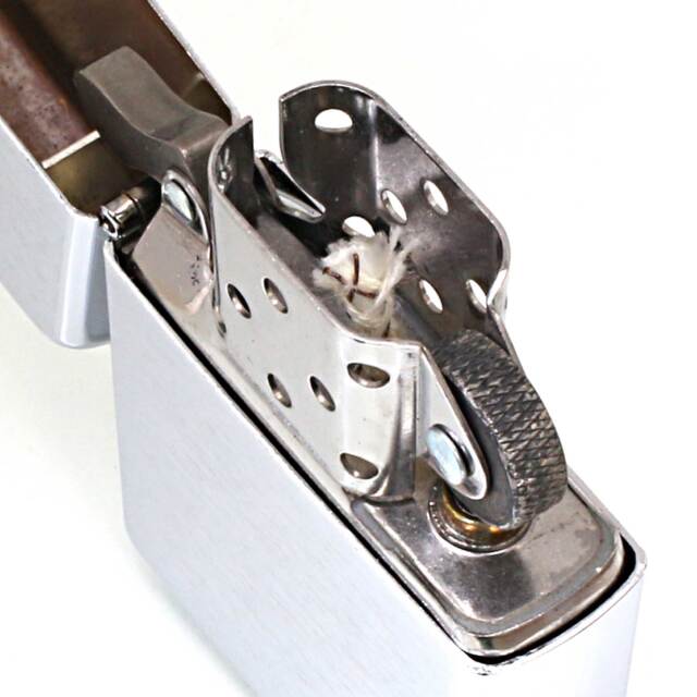 絶版/ヴィンテージ Zippo ジッポー 中古 2004年製造No.200 ブラッシュ