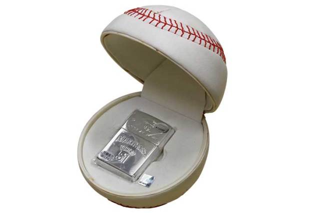 Zippo ジッポー 絶版・2001年製造 MARINERS ICHIRO 2001 AL MVP 