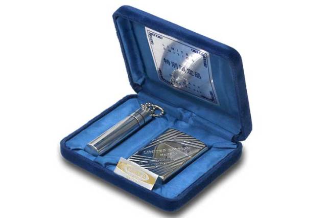 Zippo ジッポー 絶版・1996年製造 LIMITED EDITION オイルタンク付き