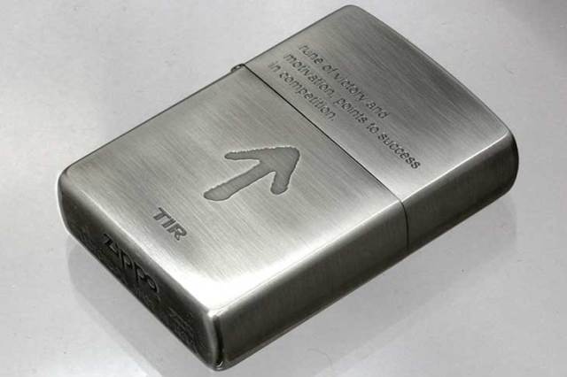Zippo ジッポー 絶版・1998年製造 ルーン文字 TIR メール便可
